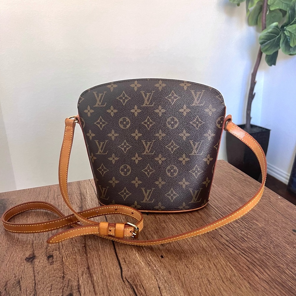 Auth Louis Vuitton Monogram Crossbody Bag in Brown and Tan